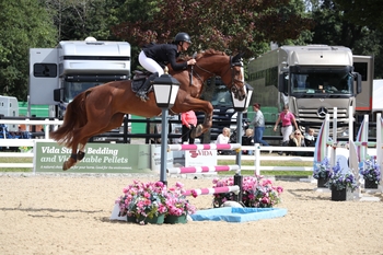 Monica Ballard and Cartier 666 win the Nupafeed Supplements Discovery Championship Final